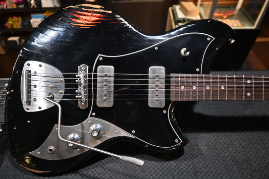 Novo Serus J Limited - Bull Black over ‘64 3-Tone Burst Guitar #1159