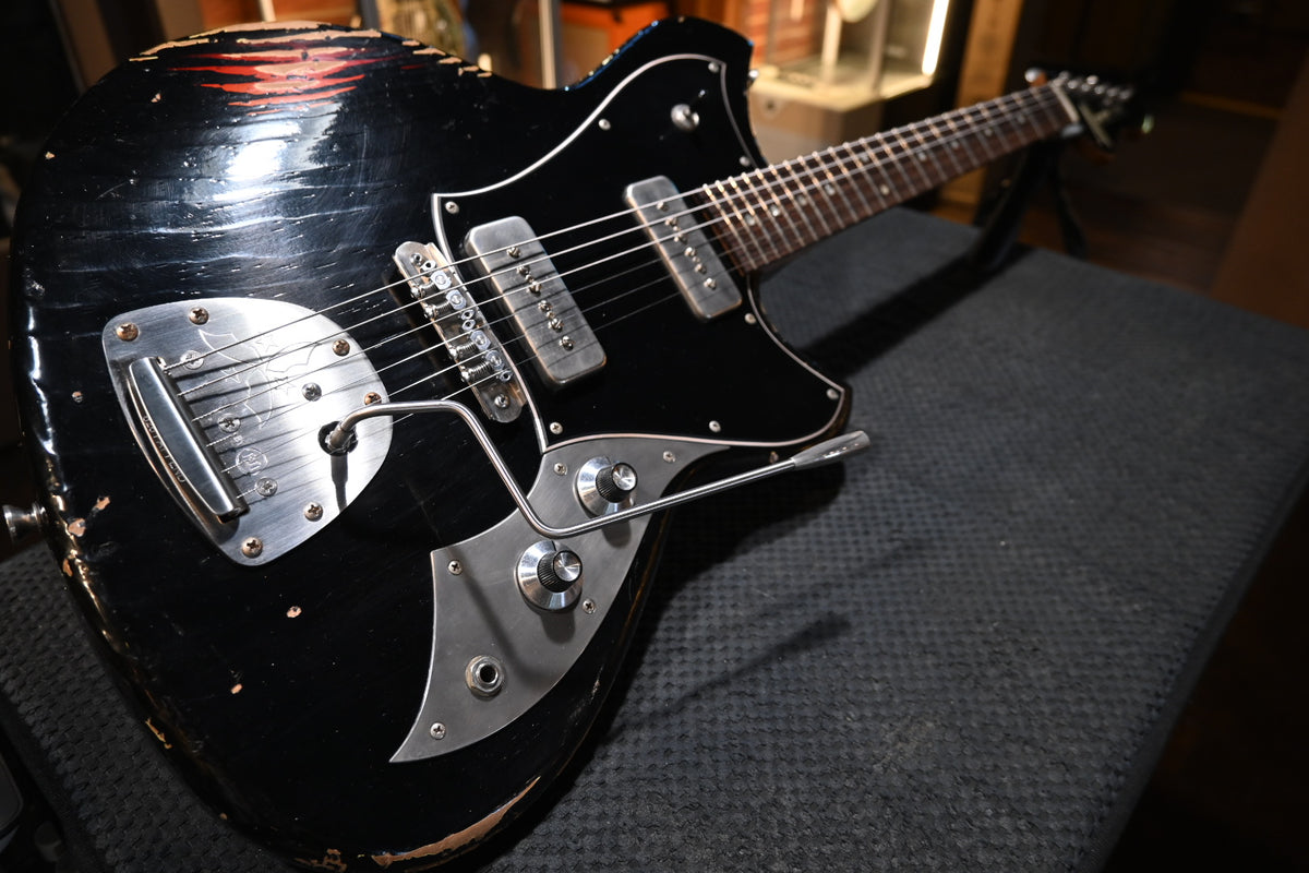 Novo Serus J Limited - Bull Black over ‘64 3-Tone Burst Guitar #1159