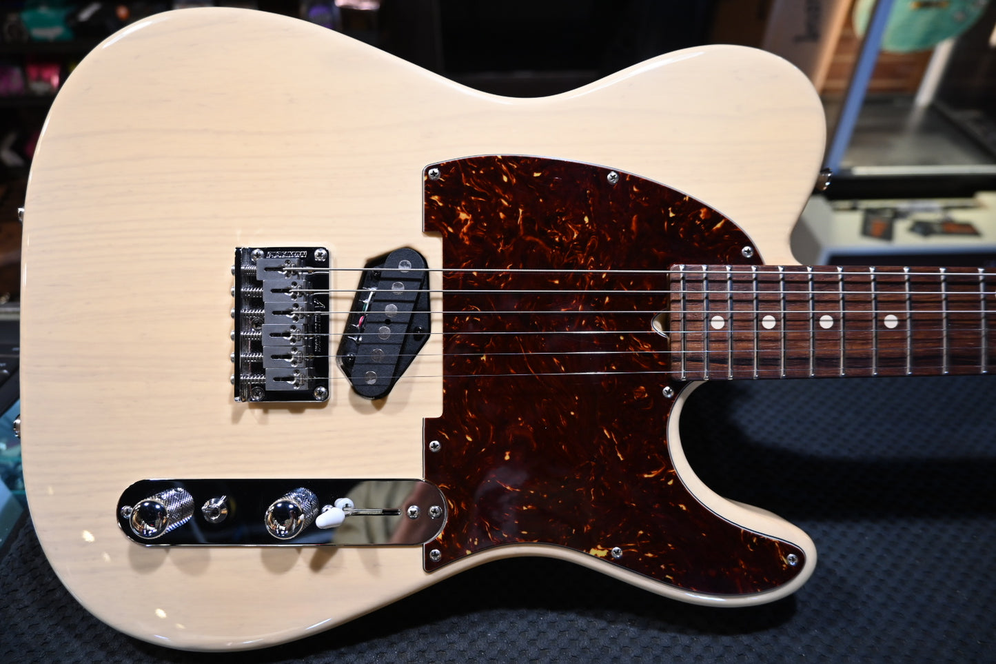 Tom Anderson T Classic 2002 - Translucent Blonde Guitar #402P - Danville Music
