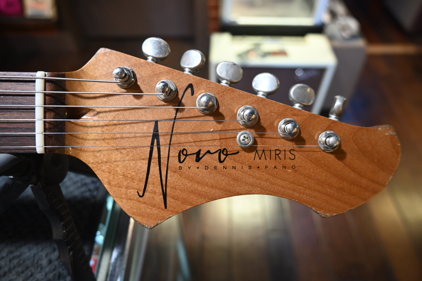 Novo Nucleus Miris J - Mary Kaye White Guitar #6188 - Danville Music