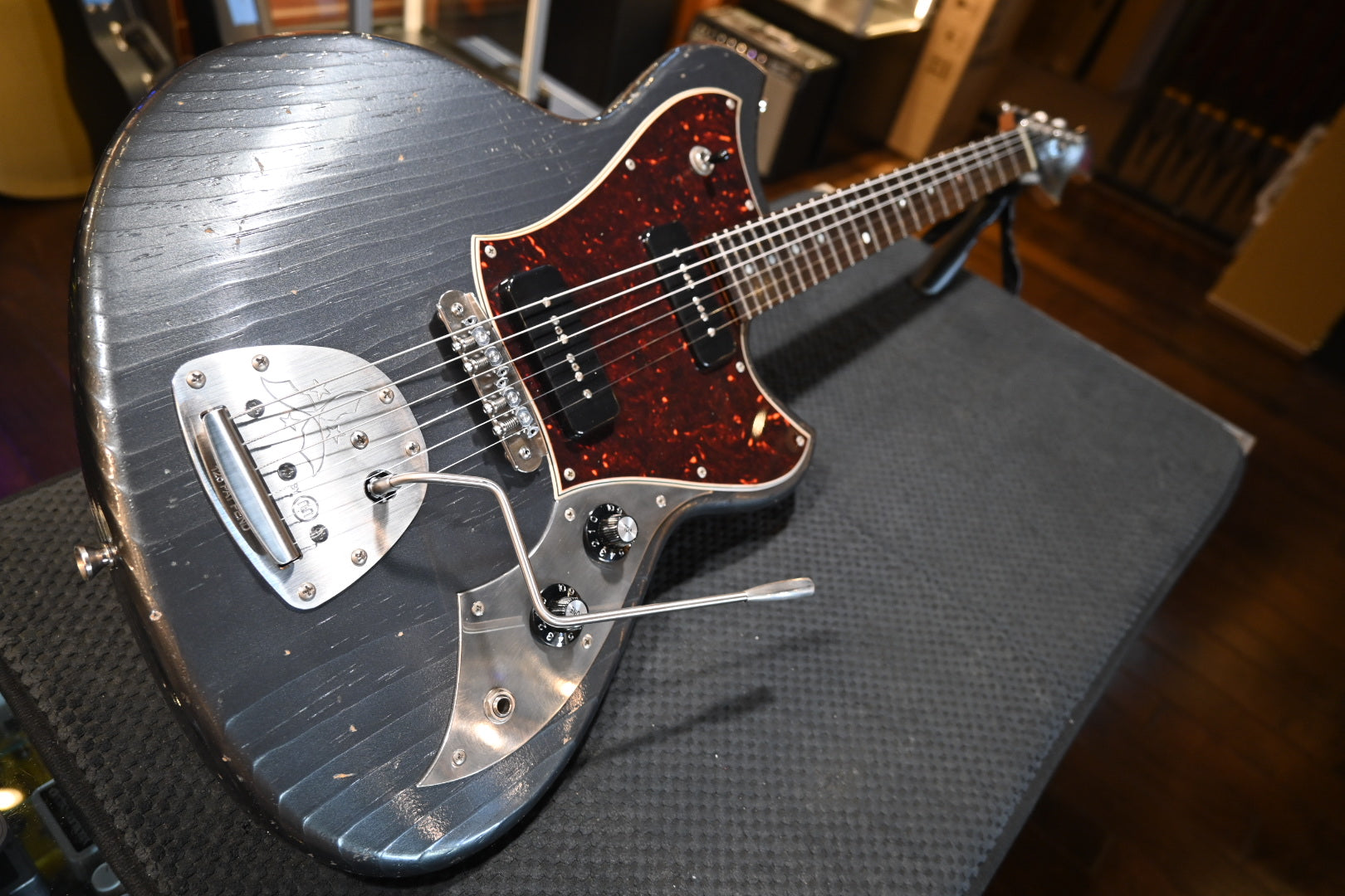 Novo Nucleus Serus J - Charcoal Guitar #5224 - Danville Music