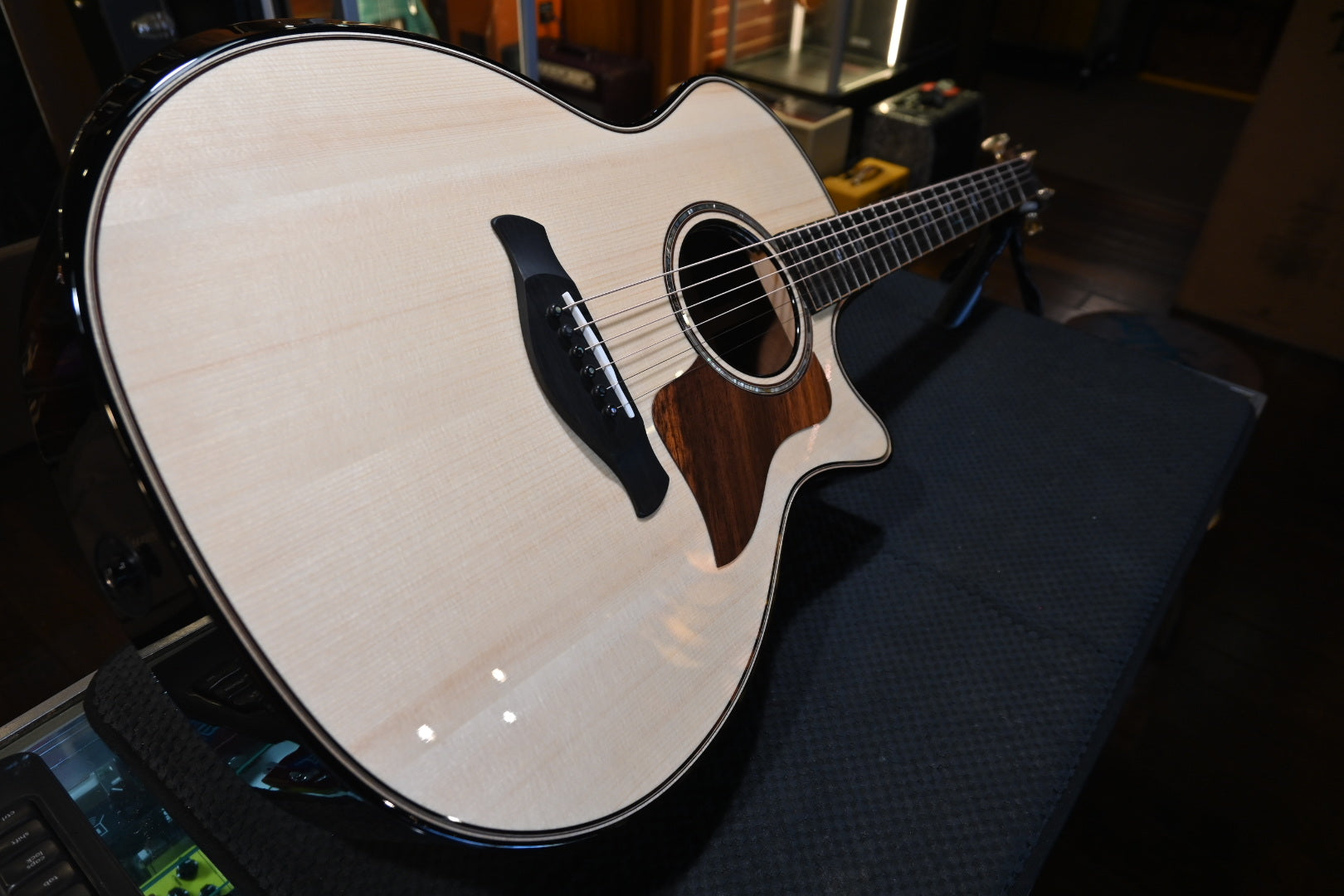 Taylor Builder’s Edition 814ce Adirondack/Rosewood 2026 - Natural Guitar #5057 - Danville Music