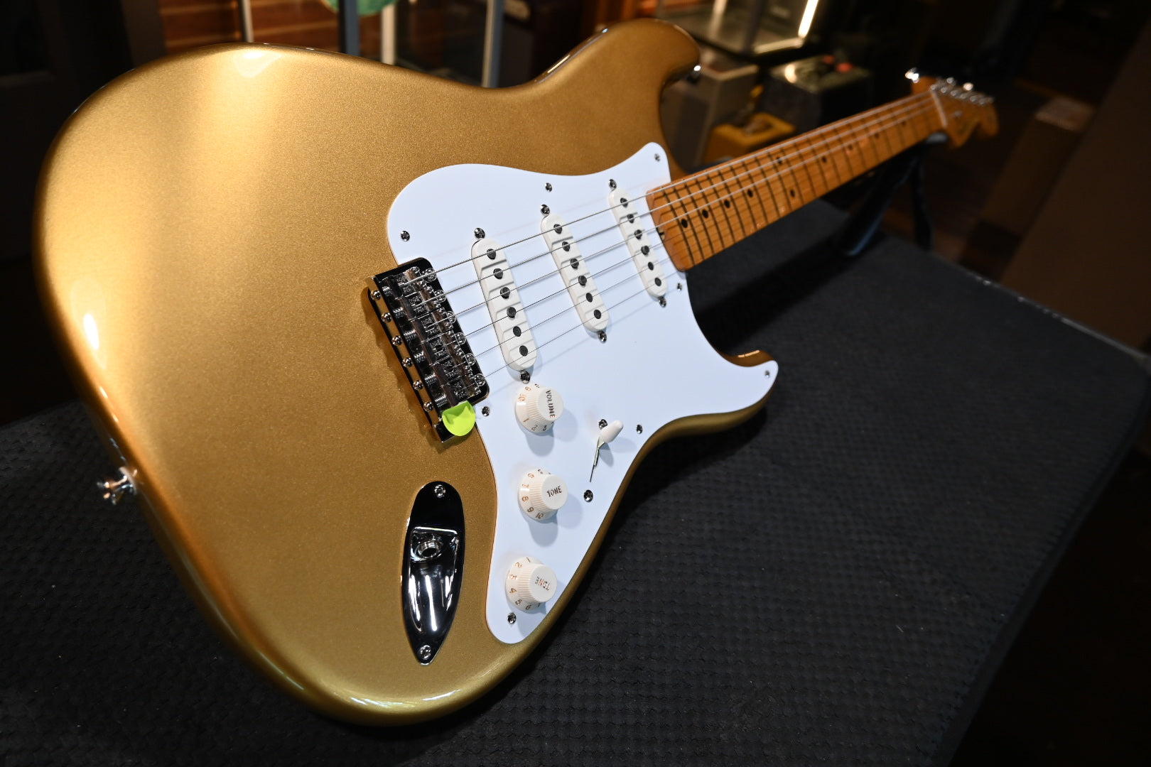 Fender Vintera III Late '50s Stratocaster Aztec Gold Guitar 8436