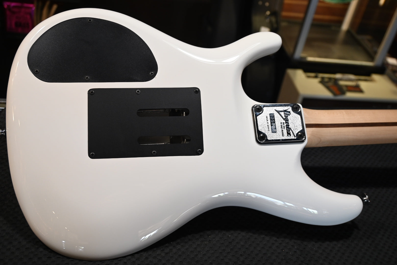 Ibanez Joe Satriani JS2400 2013 - White Guitar #3137 - Danville Music