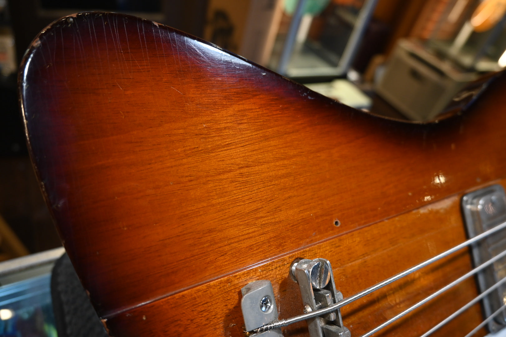 Gibson Thunderbird II 1964 - Sunburst Bass #0059 - Danville Music