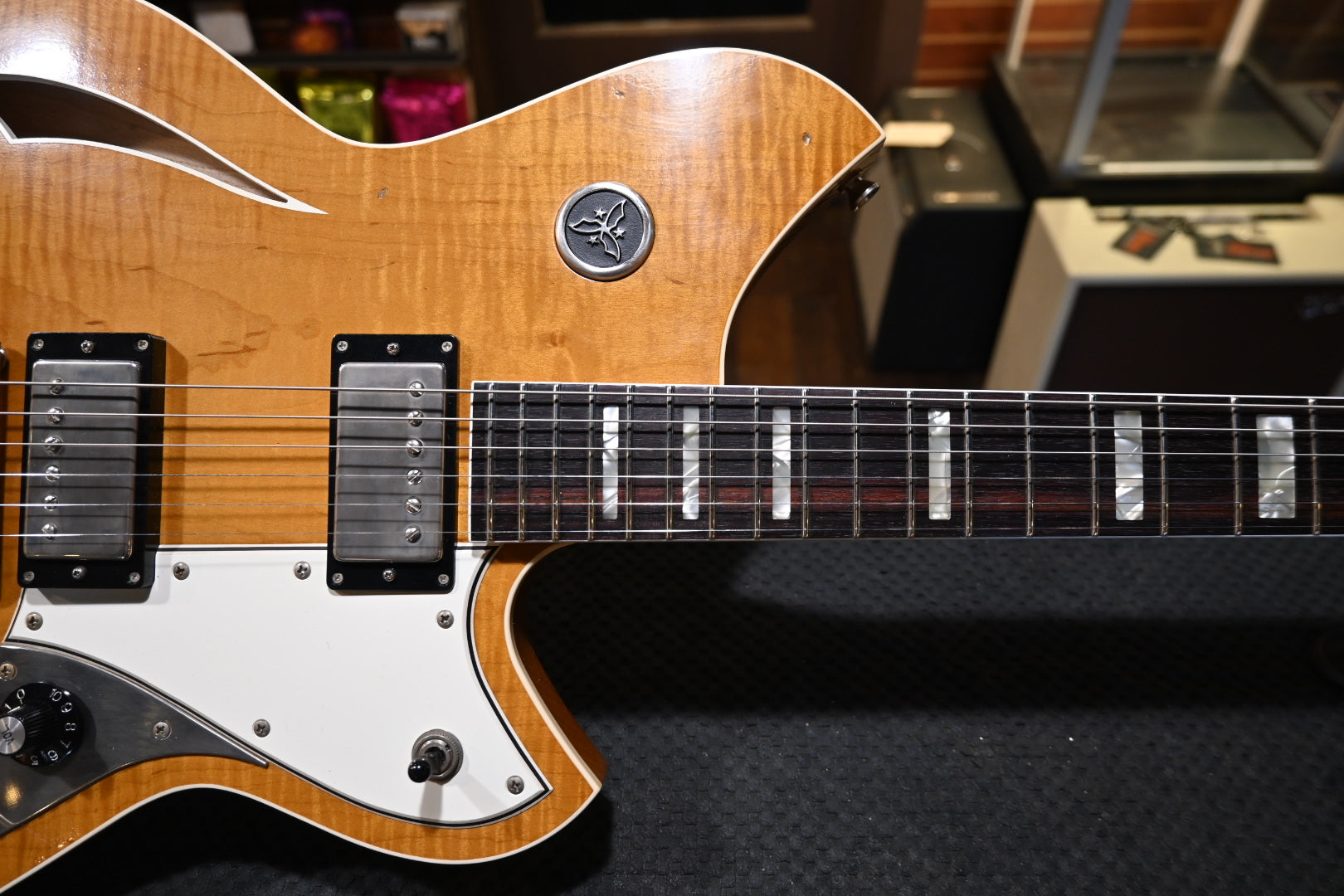 Novo Maple Top Miris JHH LTD - Amber Guitar #6531 - Danville Music