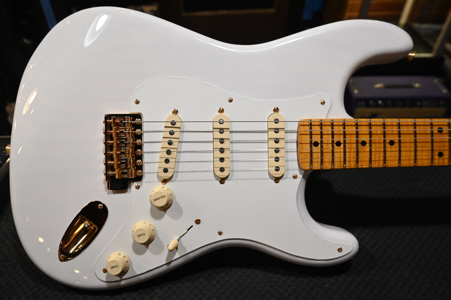 Fender Limited Edition American Vintage II 1957 Stratocaster - White Blonde Guitar #7910