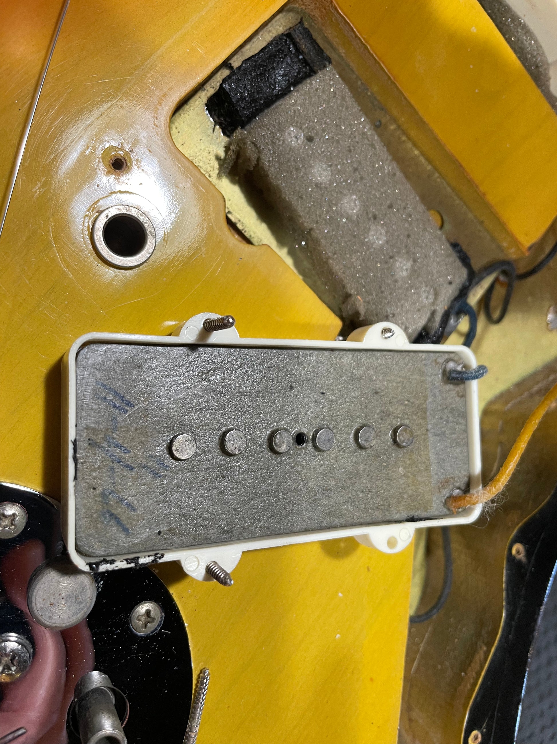 Fender Jazzmaster 1966 - 3-Color Sunburst Guitar #9922 PRE-OWNED - Danville Music