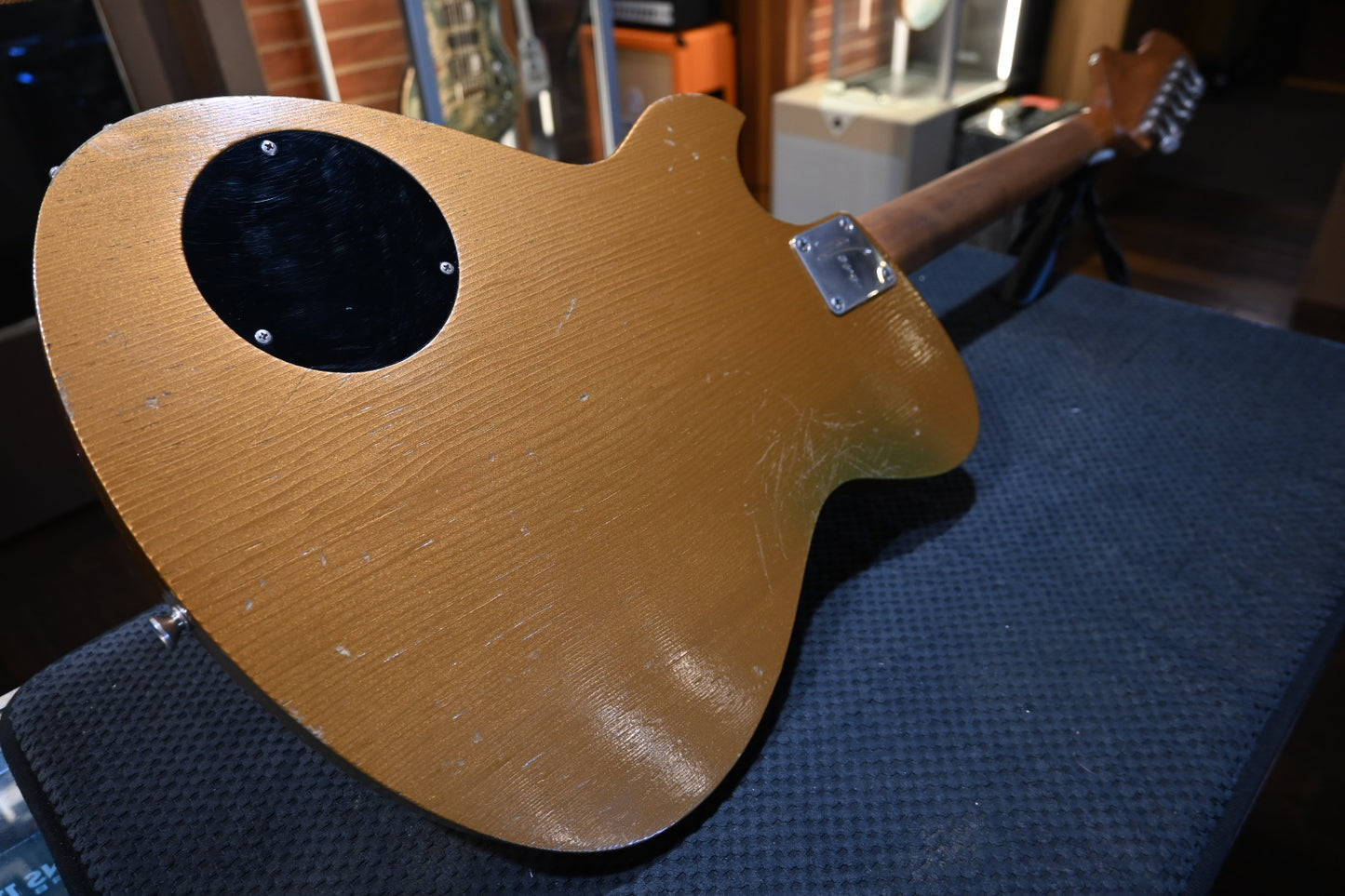 Novo Solus H2 - Gold Top Gold Guitar #6987