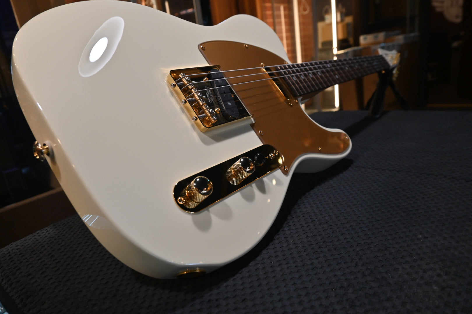 Suhr Mateus Asato Signature Series Classic T SS MA White Guitar