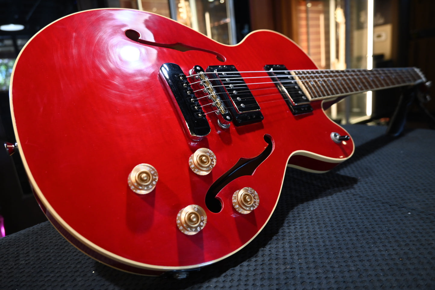 Heritage Millennium 2000 - Vintage Cherry Guitar #6004
