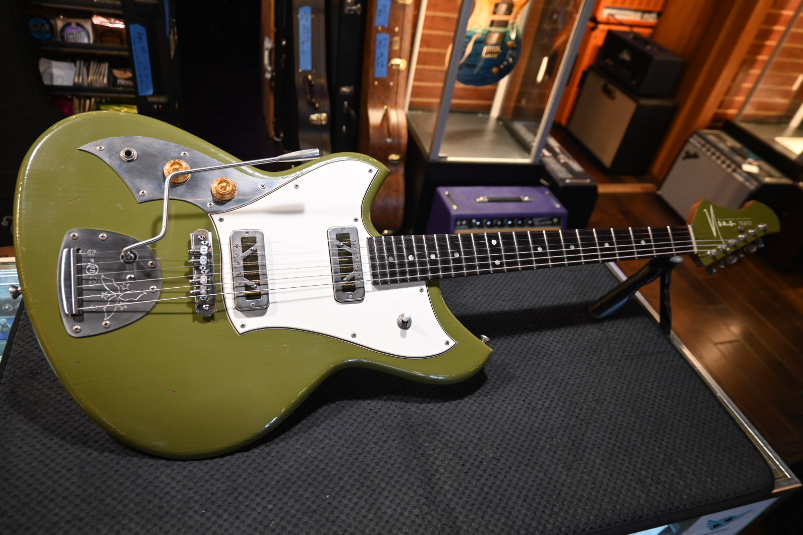 Novo Custom Serus J Left-Handed - Uffington Green Guitar #1403 - Danville Music