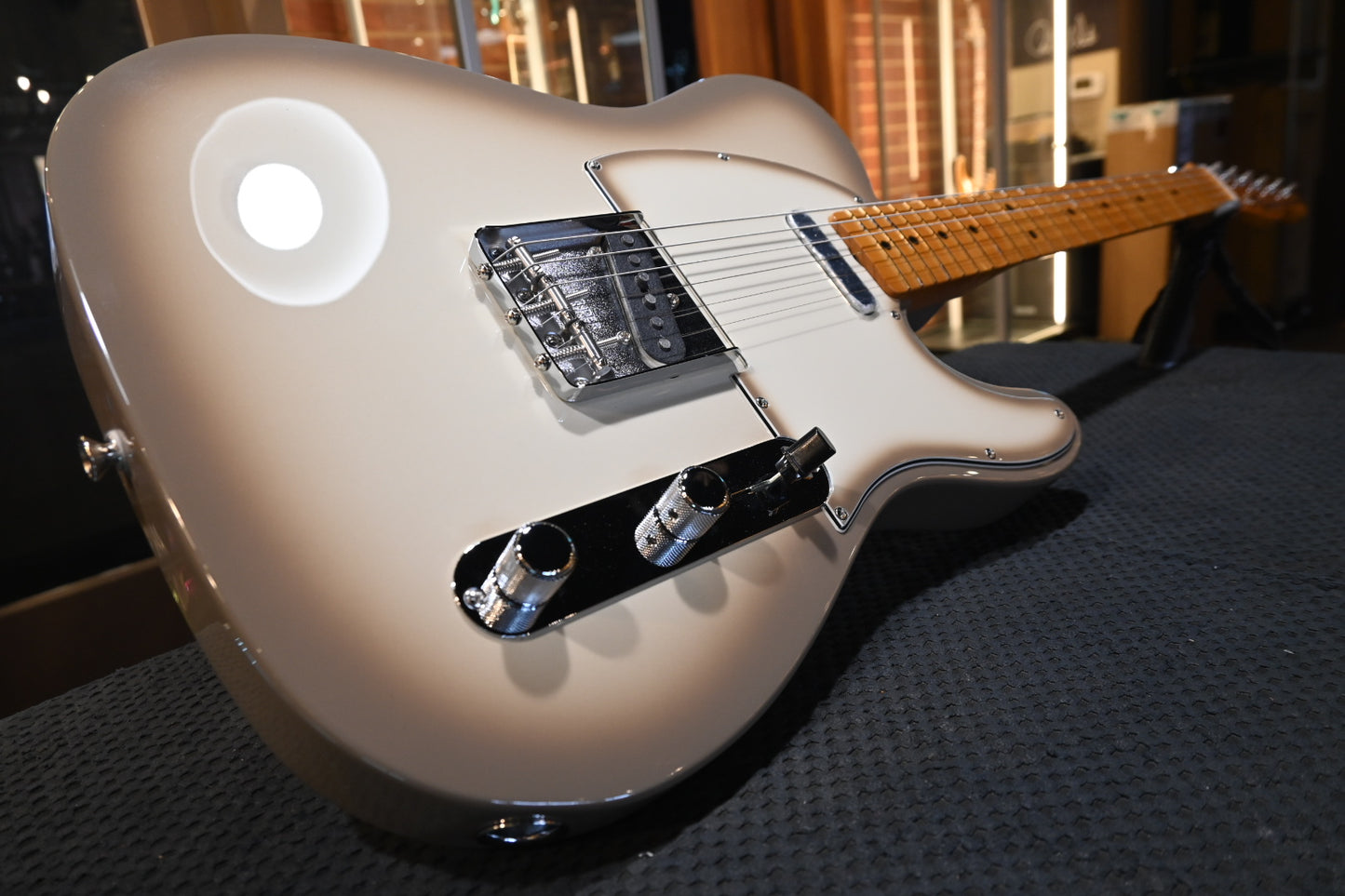 Fender Limited Edition Vintera II ‘60s Telecaster - Antigua Guitar