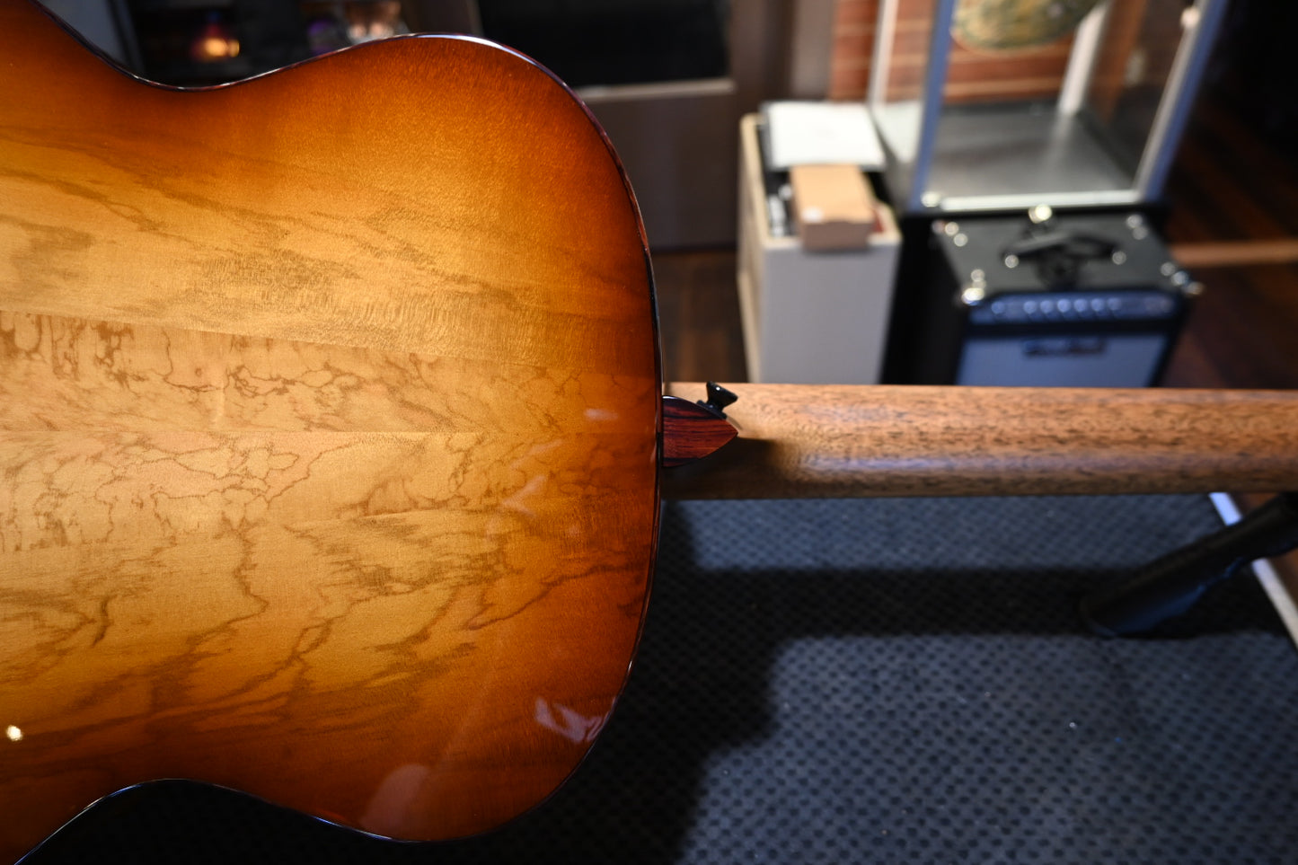 Taylor Custom Gold Label SA Super Auditorium Torrefied Spruce/Sassafras Guitar #6102