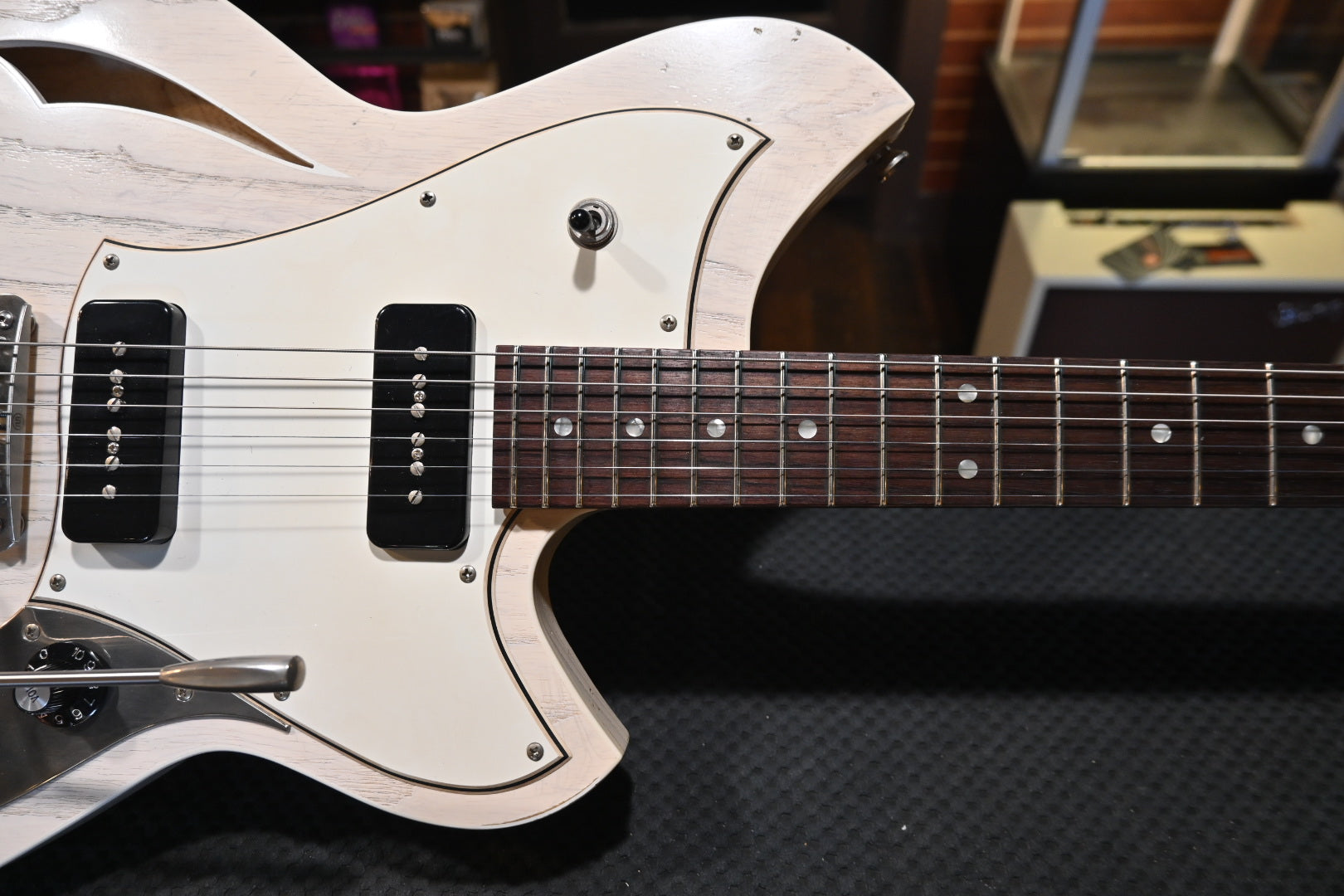 Novo Nucleus Miris J - Mary Kaye White Guitar #6188 - Danville Music