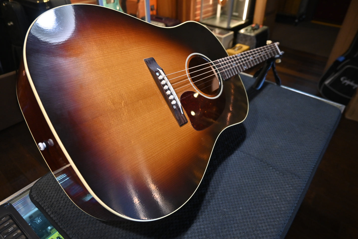 Gibson Custom Shop 194 Banner J-45 2025 - Vintage Sunburst Guitar #5029 - Danville Music