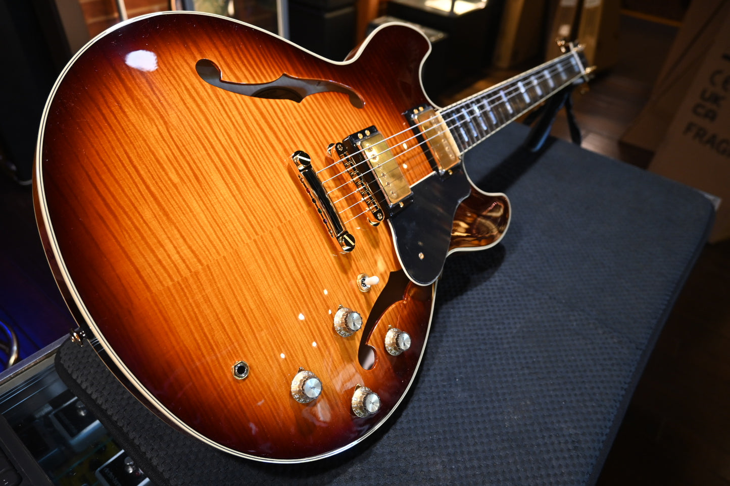 Yamaha SA2200 - Violin Sunburst Guitar