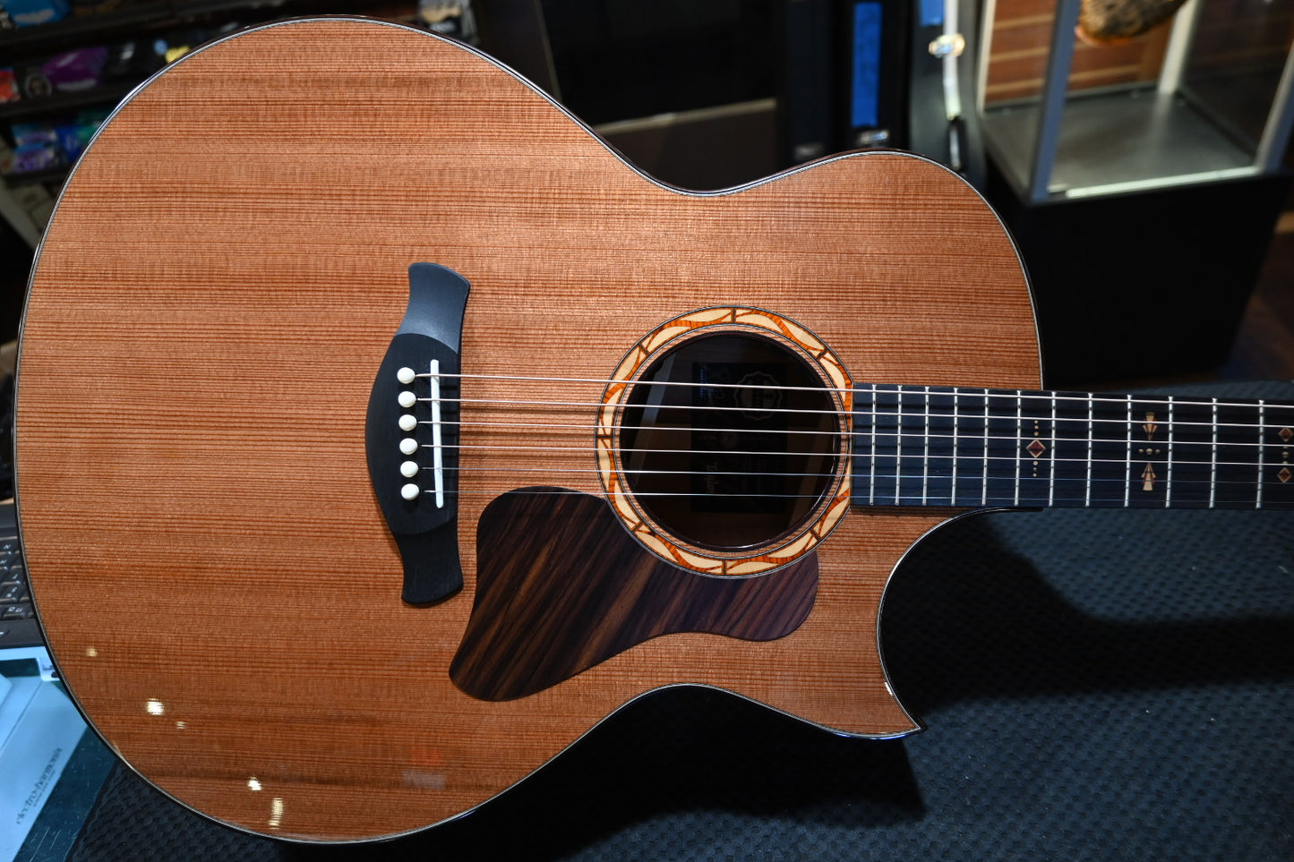 Taylor Custom Gold Label SA Super Auditorium Sinker Redwood/AA Koa Catch #15 #6099