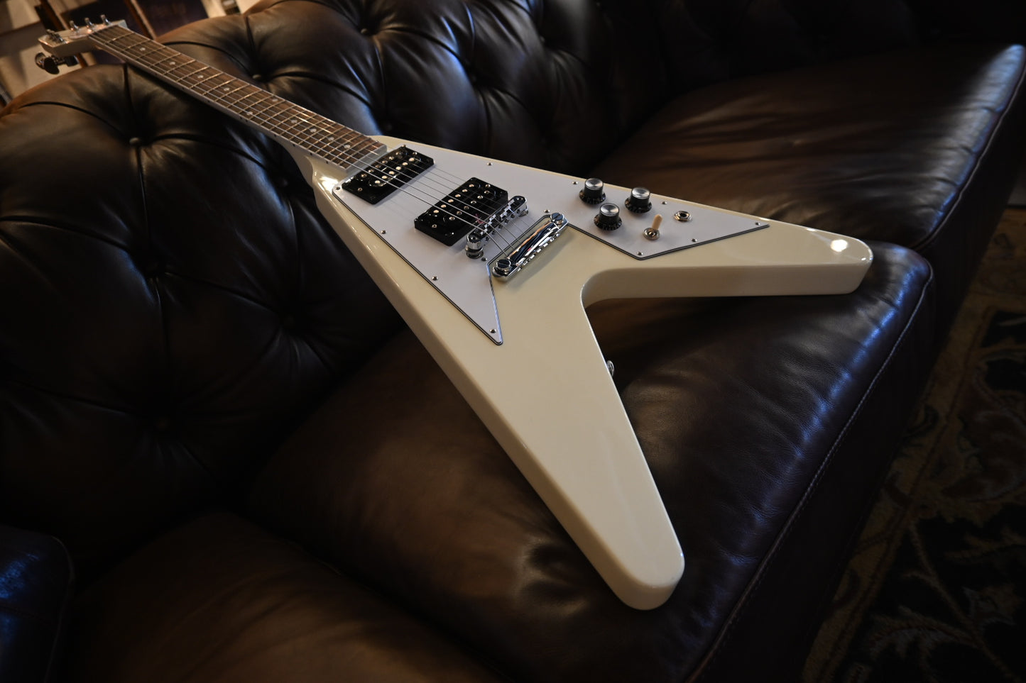 Gibson ‘70s Flying V - Classic White Guitar #0157