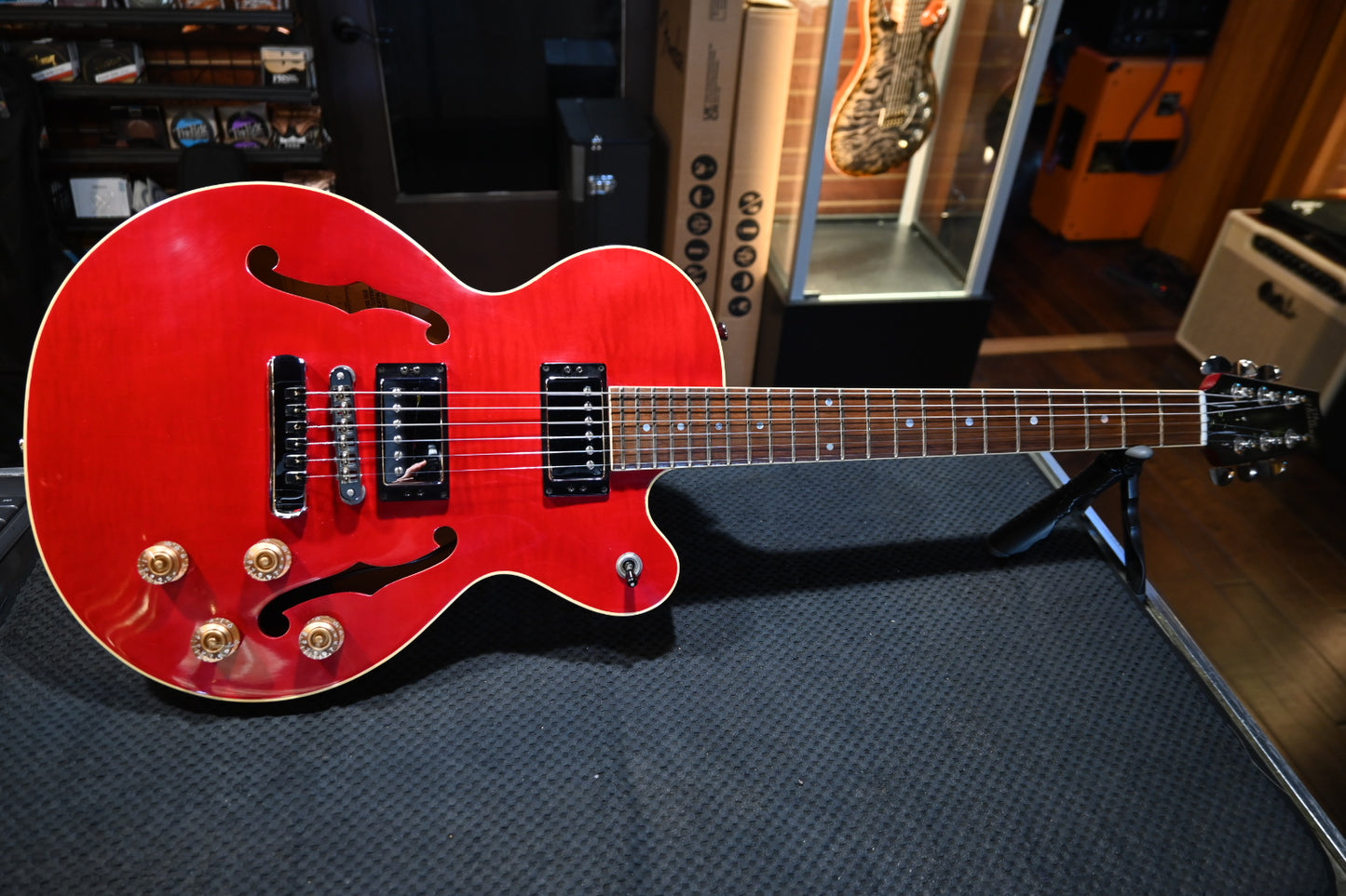 Heritage Millennium 2000 - Vintage Cherry Guitar #6004