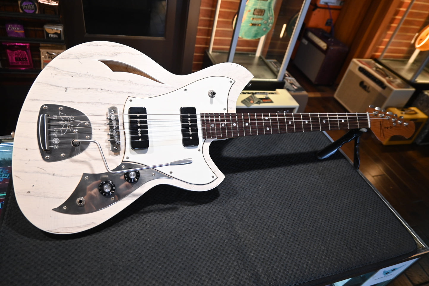Novo Nucleus Miris J - Mary Kaye White Guitar #6188 - Danville Music