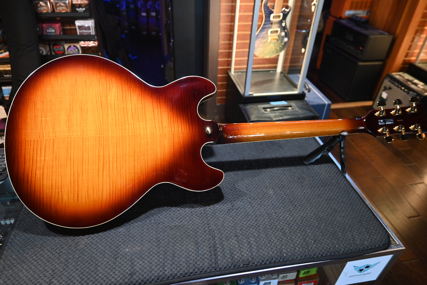 Yamaha SA2200 - Violin Sunburst Guitar