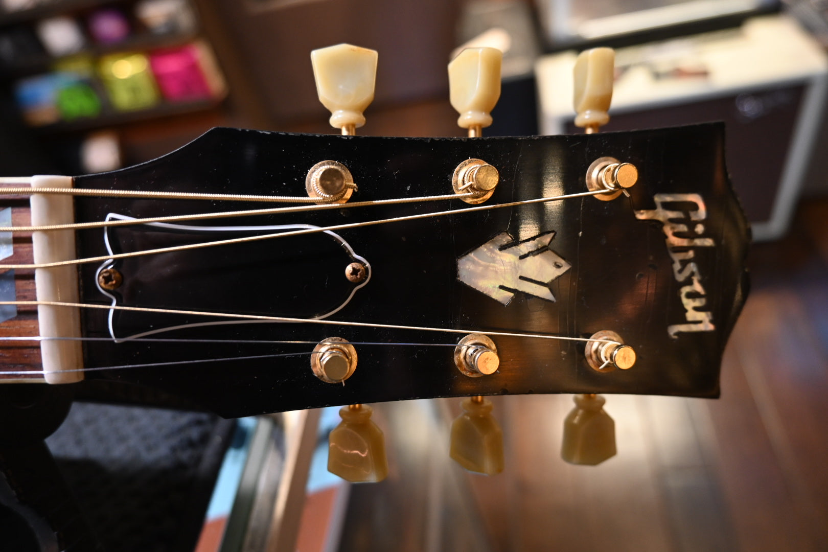 Gibson Custom Shop 1960 Hummingbird Heavy Aged 2025 - Washed Cherry Sunburst Guitar #5028 - Danville Music
