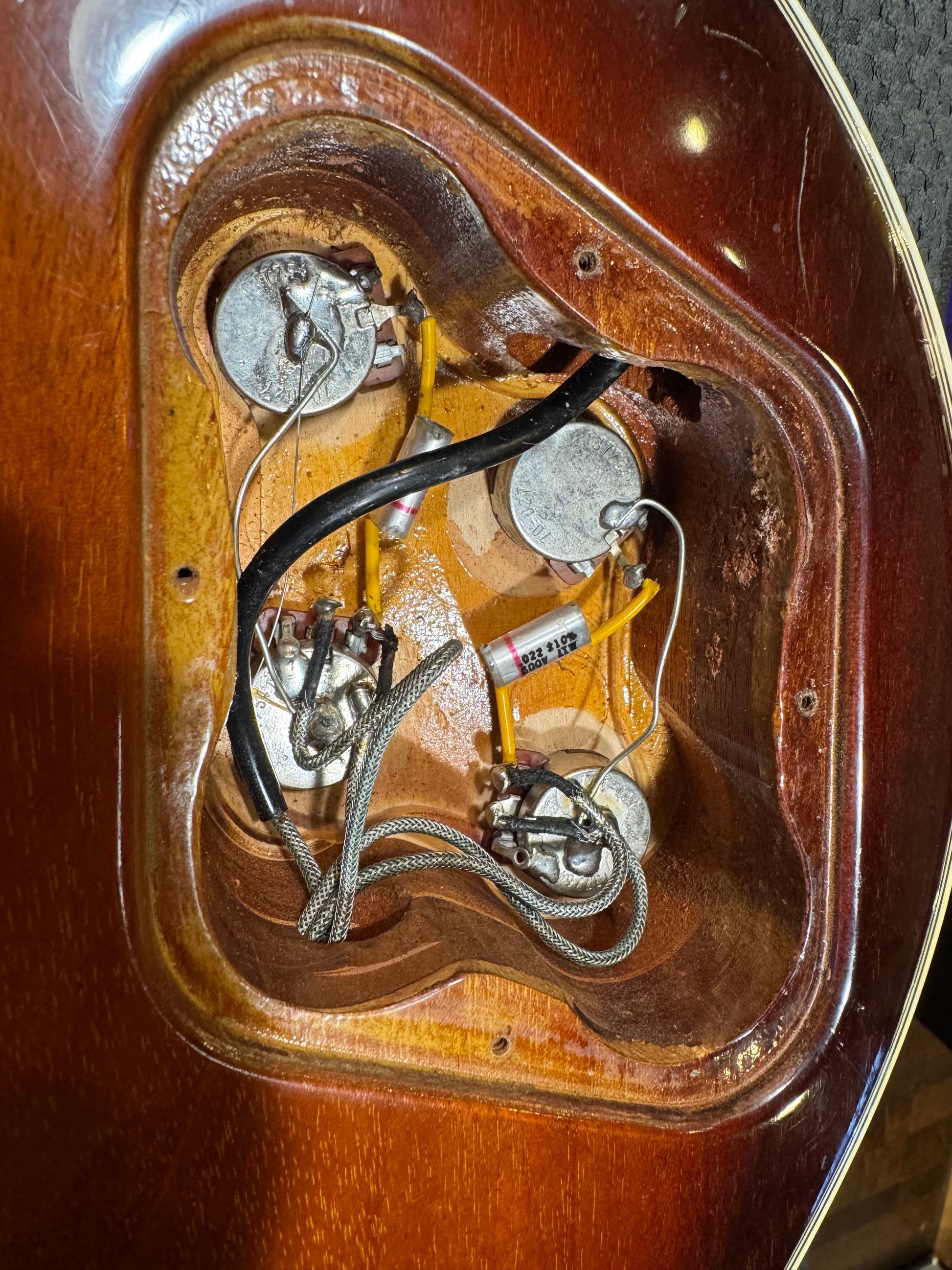 Gibson Les Paul Custom 1975 - Tobacco Burst Guitar #1001 - Danville Music