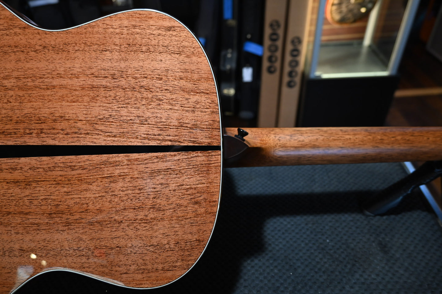 Taylor Custom Gold Label SA Super Auditorium Cedar/Mahogany Guitar #6097