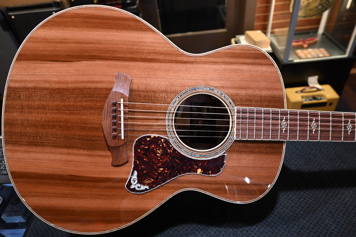 Taylor Custom SA Super Auditorium Sinker Redwood/Honduran Rosewood Guitar #6100