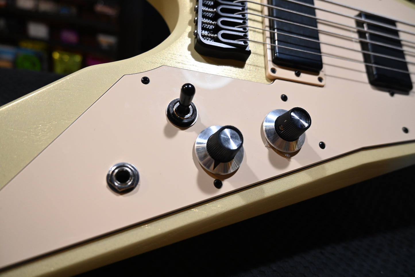 Dunable Asteroid VI Bass - Shiny Butter Bass #5464 - Danville Music