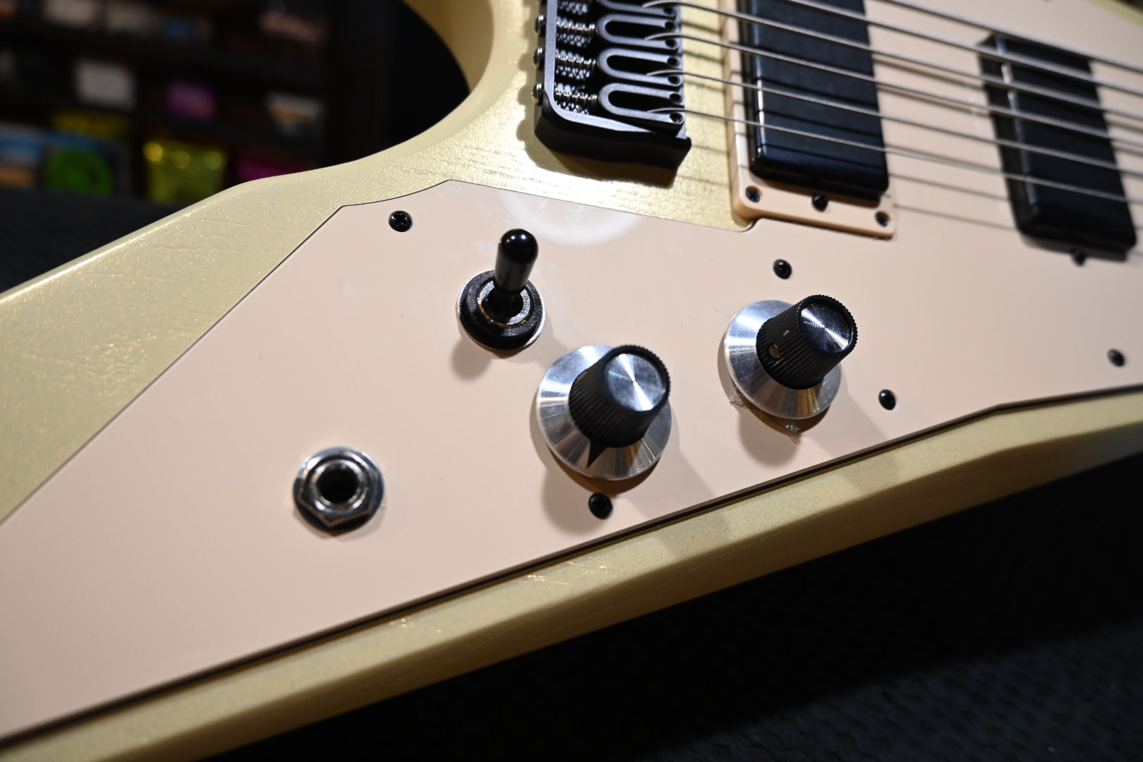 Dunable Asteroid VI Bass - Shiny Butter Bass #5464 - Danville Music