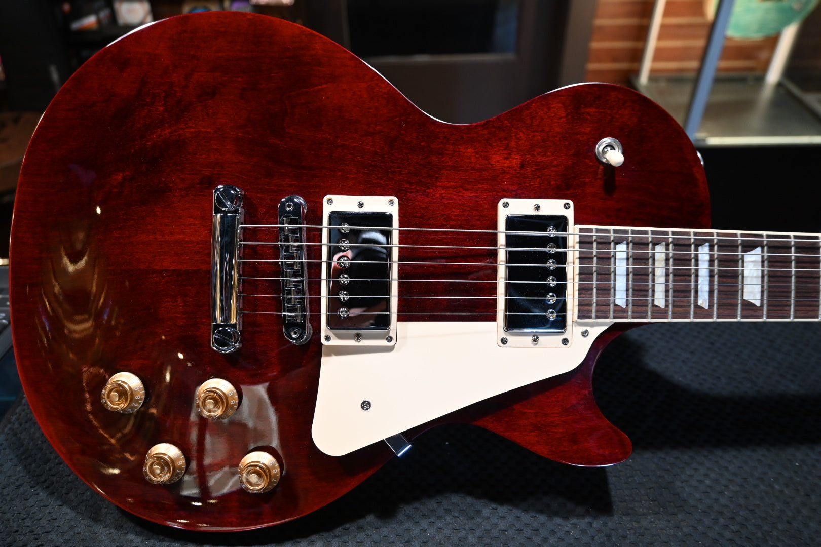 Gibson Les Paul Studio 2024 - Wine Red Guitar #0267 - Danville Music