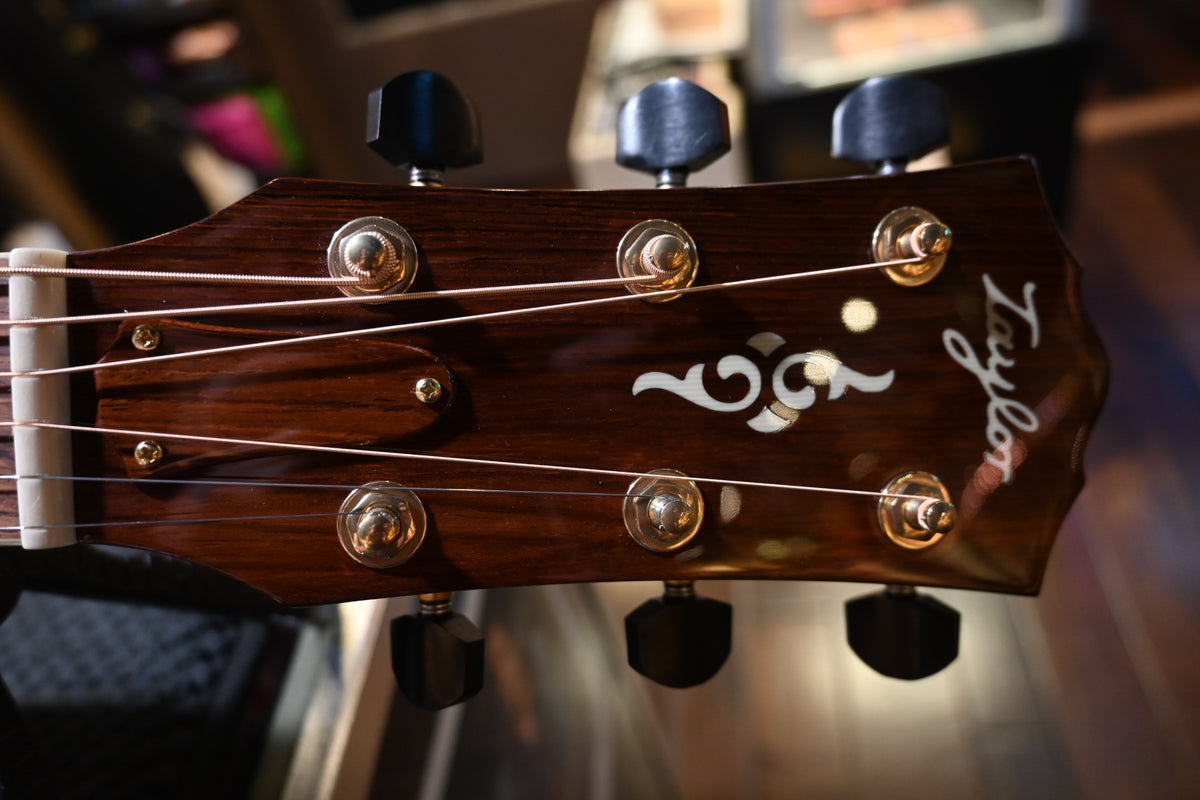 Taylor Custom SA Super Auditorium Sinker Redwood/Honduran Rosewood Guitar #6100