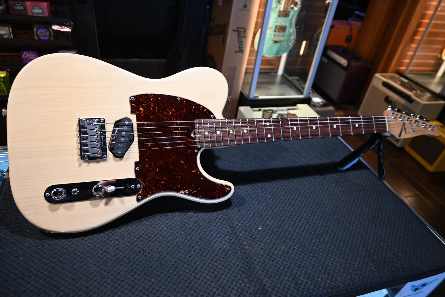 Tom Anderson T Classic 2002 - Translucent Blonde Guitar #402P - Danville Music