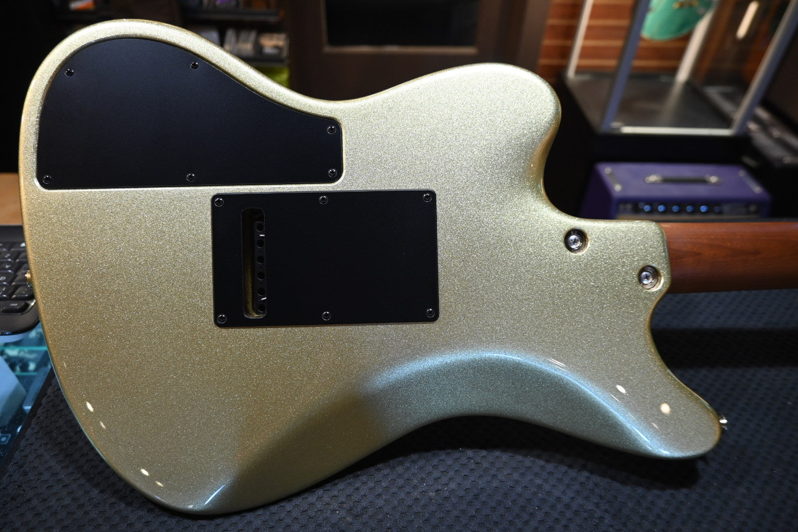Tom Anderson Raven - Electrum Green Gold Guitar #825N - Danville Music