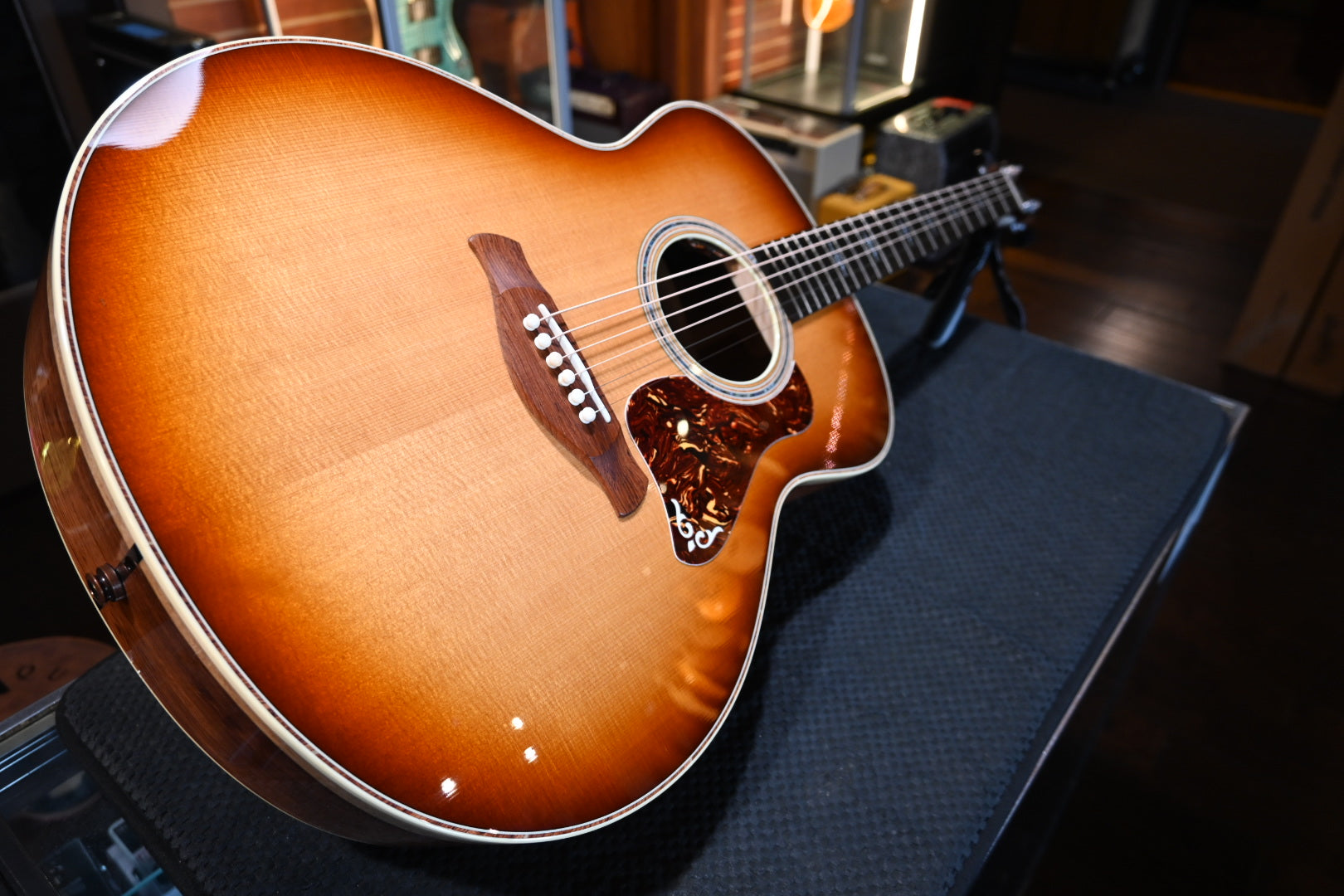 Taylor Gold Label 814ce 2025 - Sunburst Guitar #5023 - Danville Music