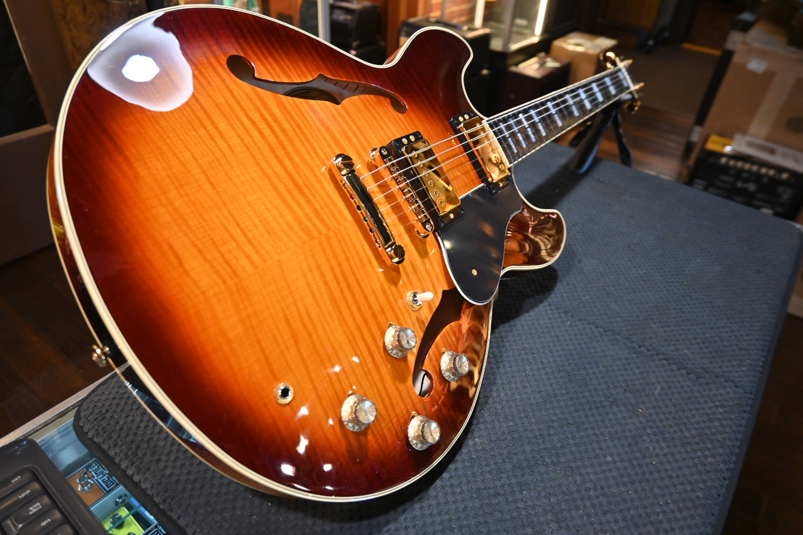 Yamaha SA2200 Violin Sunburst Guitar 052E | Danville Music