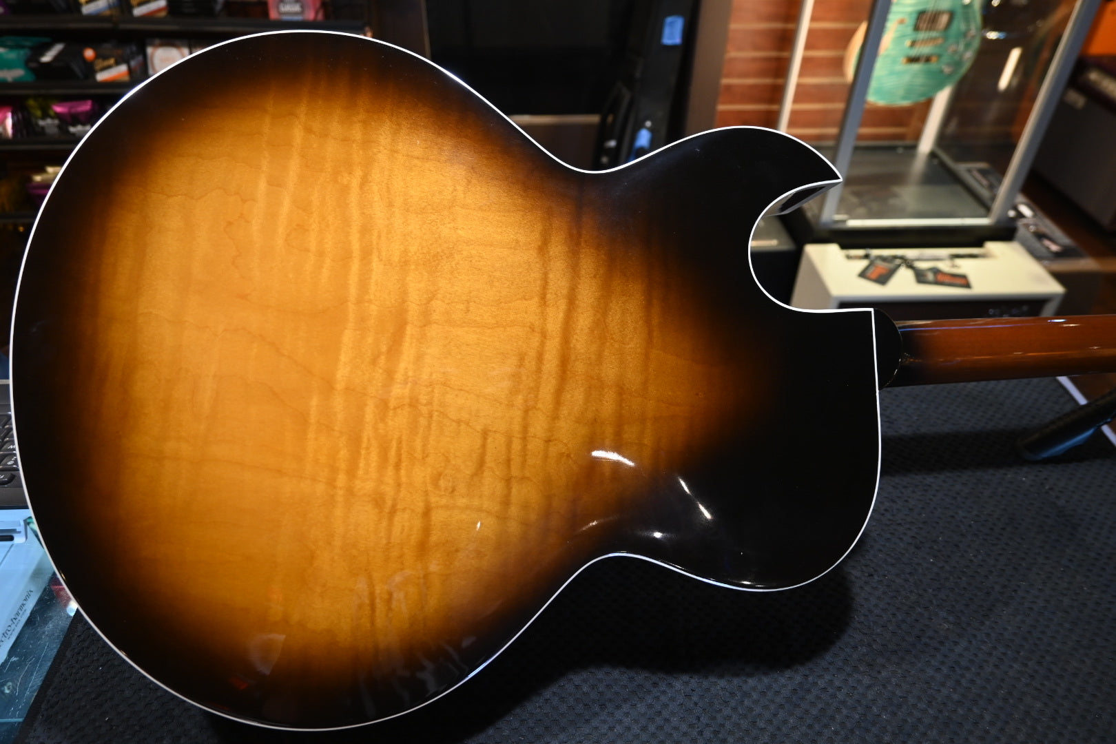 Gibson ES-175 1994 - Tobacco Burst Guitar #9443 - Danville Music