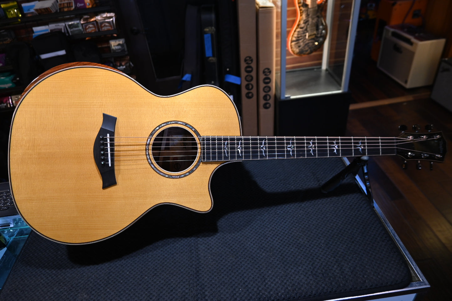 Taylor 814ce Custom Select 2025 Torrefied Spruce/Honduran Rosewood Guitar #5102