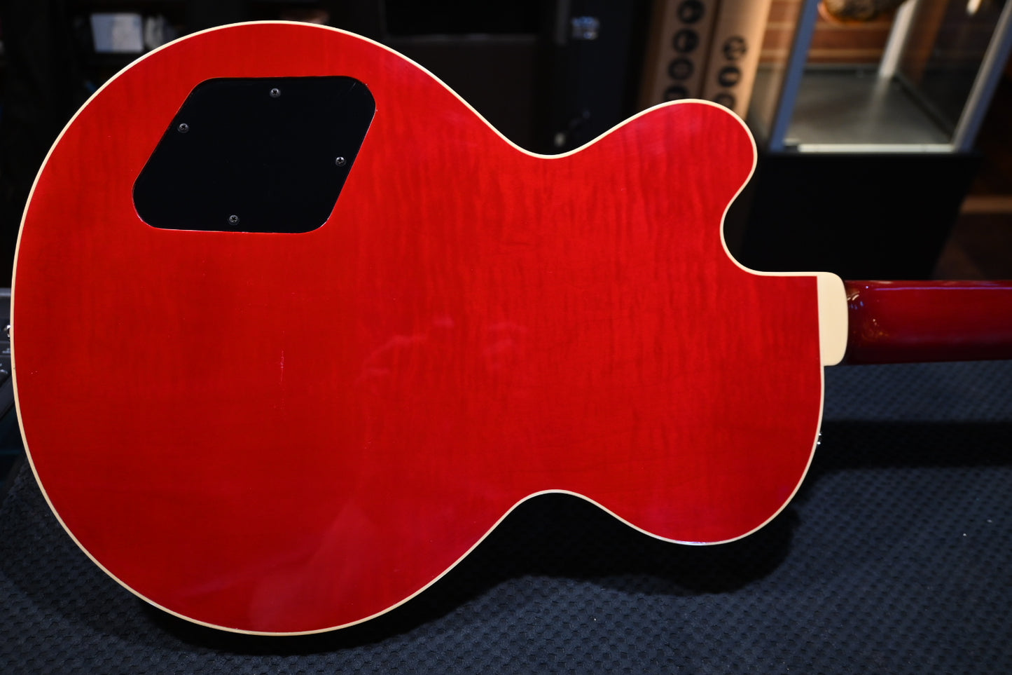 Heritage Millennium 2000 - Vintage Cherry Guitar #6004