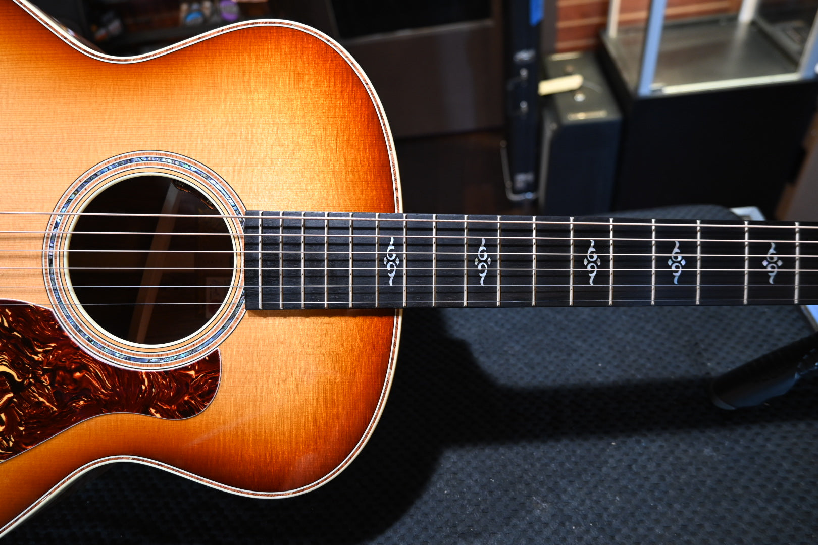 Taylor Gold Label 814ce 2025 - Sunburst Guitar #5023 - Danville Music