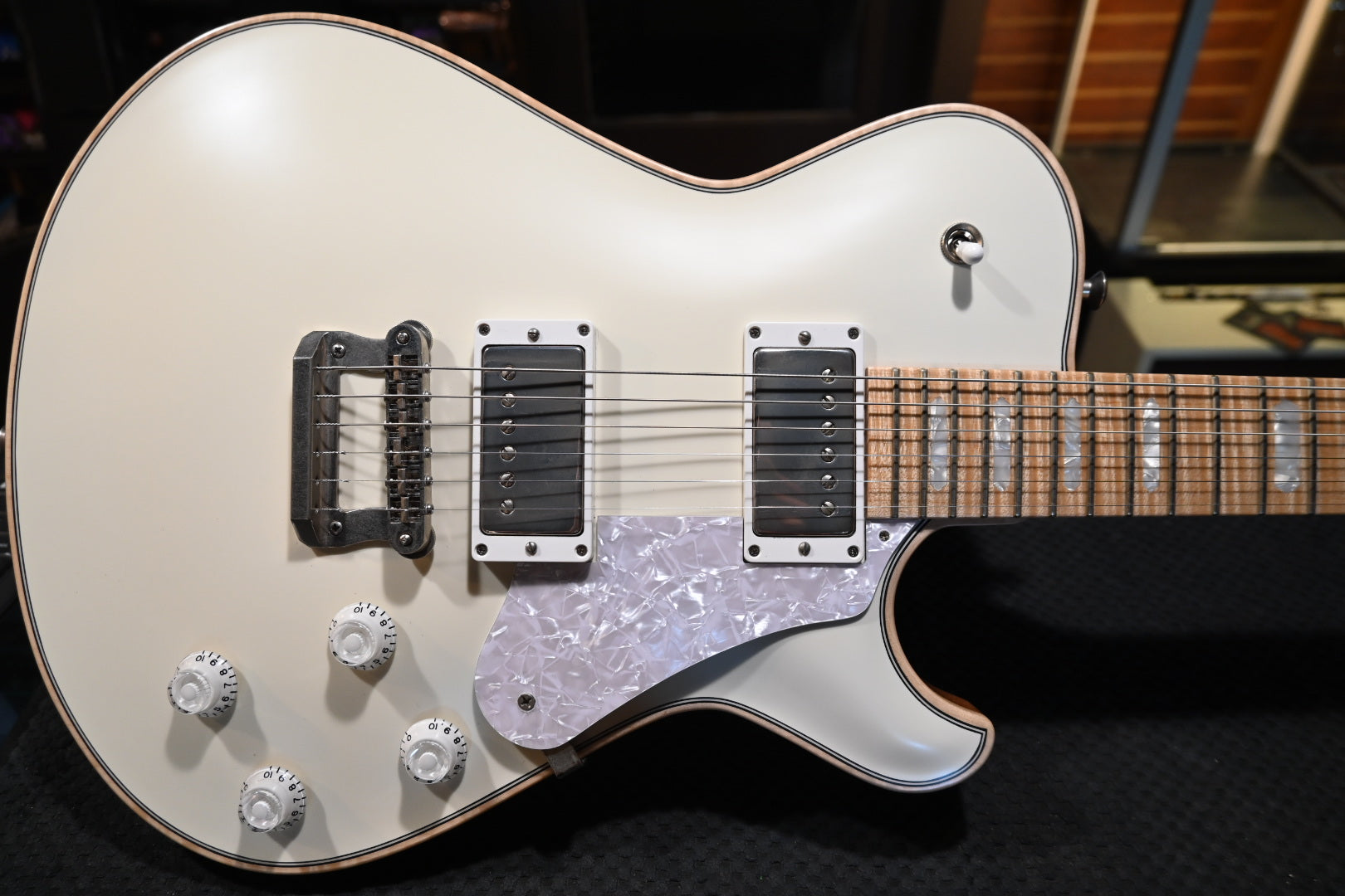 Knaggs Kenai 2025 - Crème Satin Guitar #2333 - Danville Music