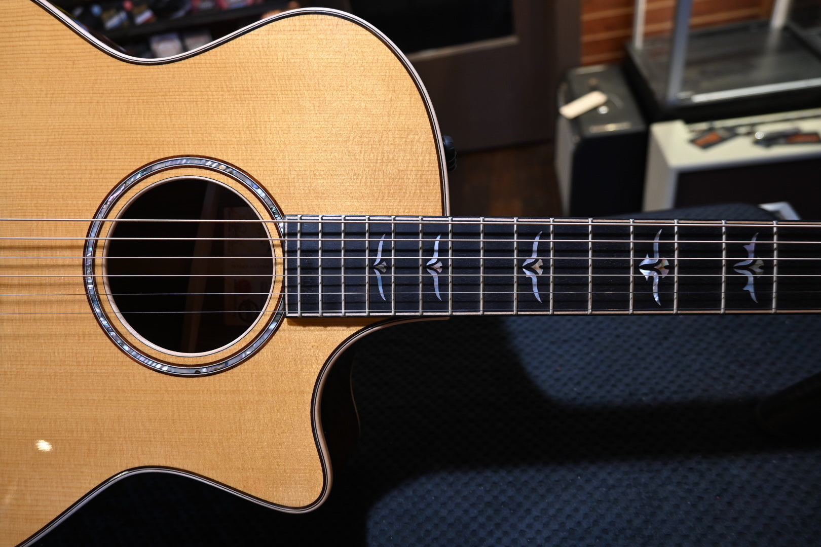 Taylor 814ce Custom 2025 Torrefied Spruce/Honduran Rosewood Guitar #5093 - Danville Music