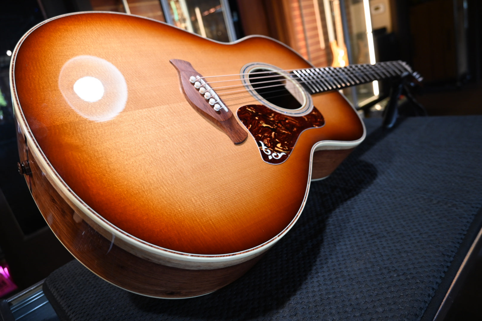 Taylor Gold Label 814ce 2025 - Sunburst Guitar #5023 - Danville Music