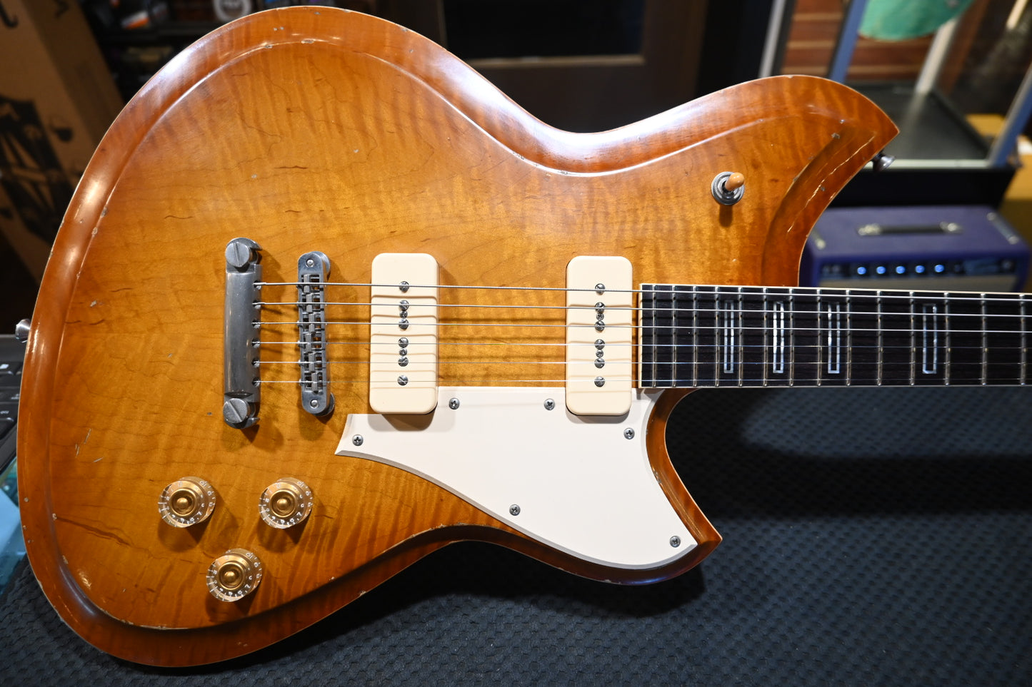 Novo Chambered Serus P2 Dealer Limited - Faded Tea Burst Guitar #5685