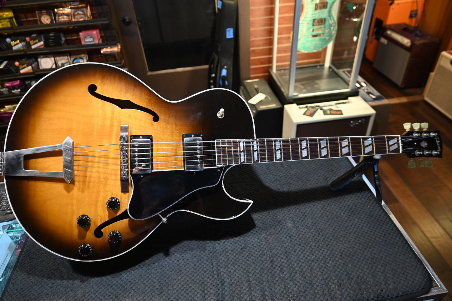 Gibson ES-175 1994 - Tobacco Burst Guitar #9443 - Danville Music