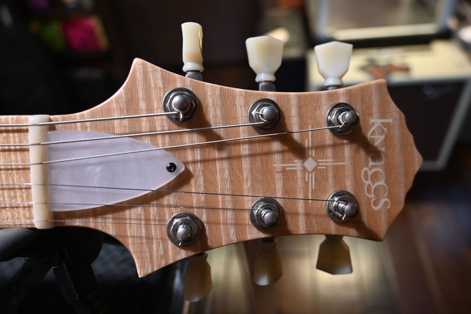 Knaggs Kenai 2025 - Crème Satin Guitar #2333 - Danville Music