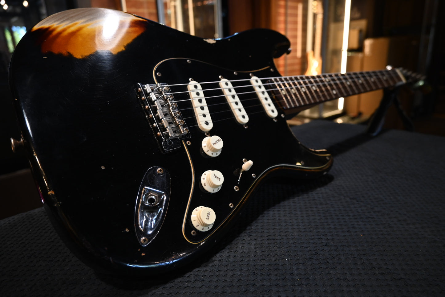 Fender Custom Shop LTD Dual Mag II Stratocaster Relic 2021 - Aged Black over 3-Color Sunburst Guitar #3023