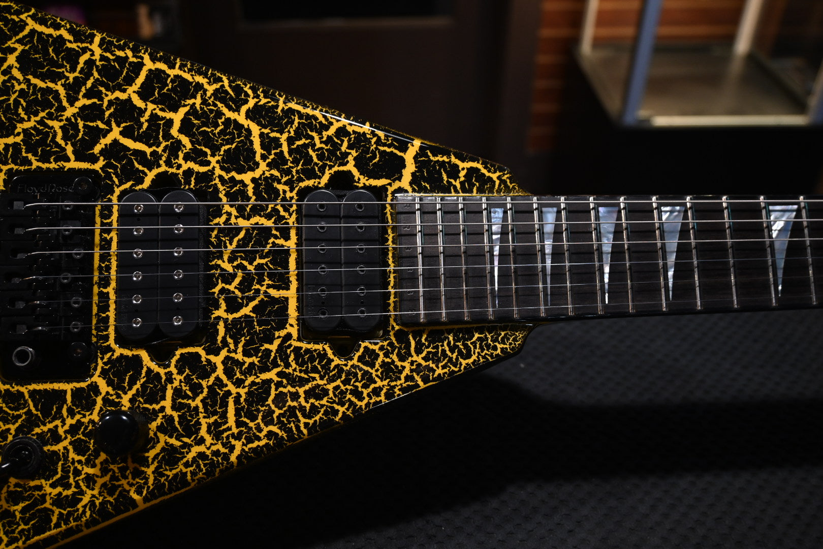 Jackson Custom Shop Randy Rhoads RR24 2H FR 2024 - Black Yellow Crackle Guitar #3862 - Danville Music